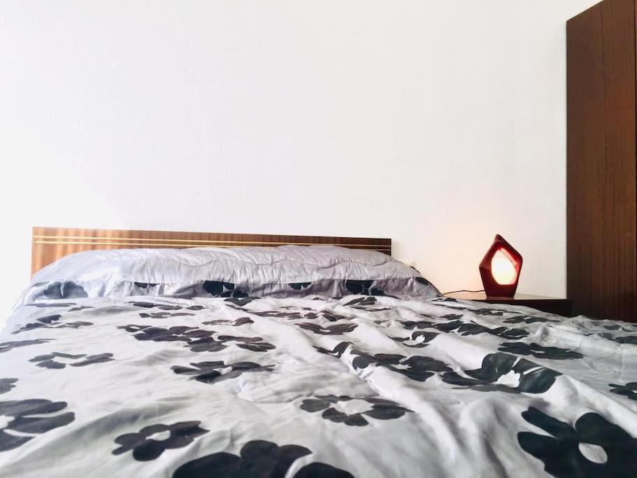 Gran Apartamento Cerca Del Aeropuerto Apartment El Prat de Llobregat Bagian luar foto