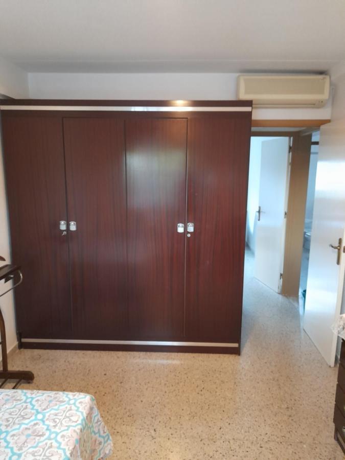 Gran Apartamento Cerca Del Aeropuerto Apartment El Prat de Llobregat Bagian luar foto