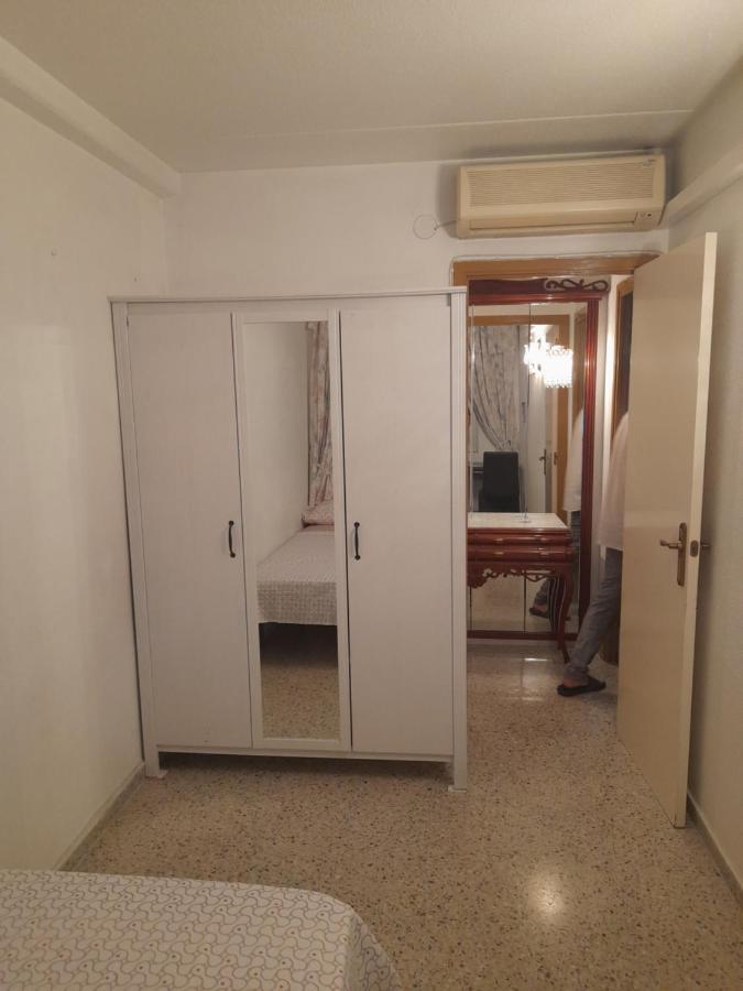 Gran Apartamento Cerca Del Aeropuerto Apartment El Prat de Llobregat Bagian luar foto
